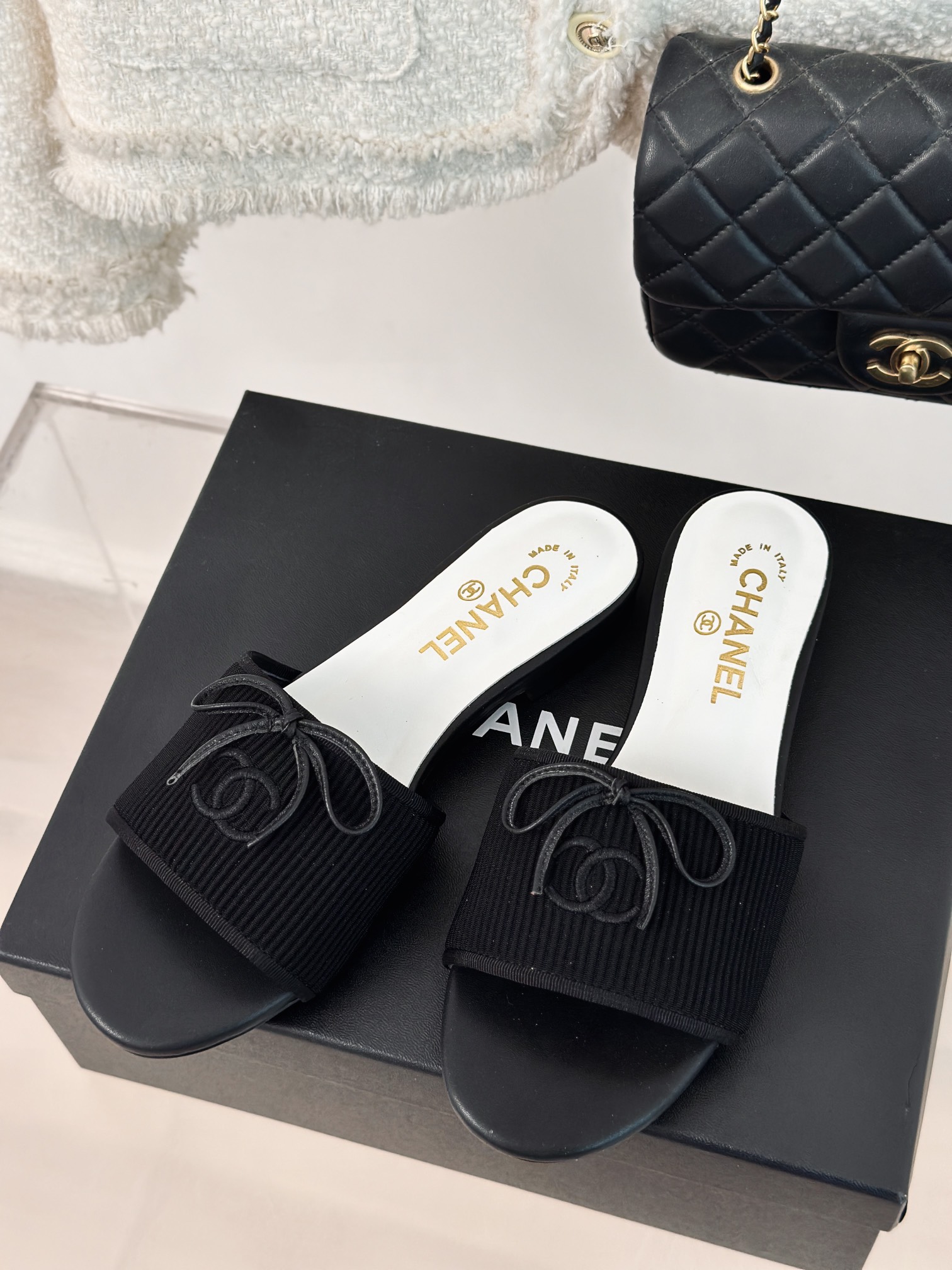 Bow chanel slippers