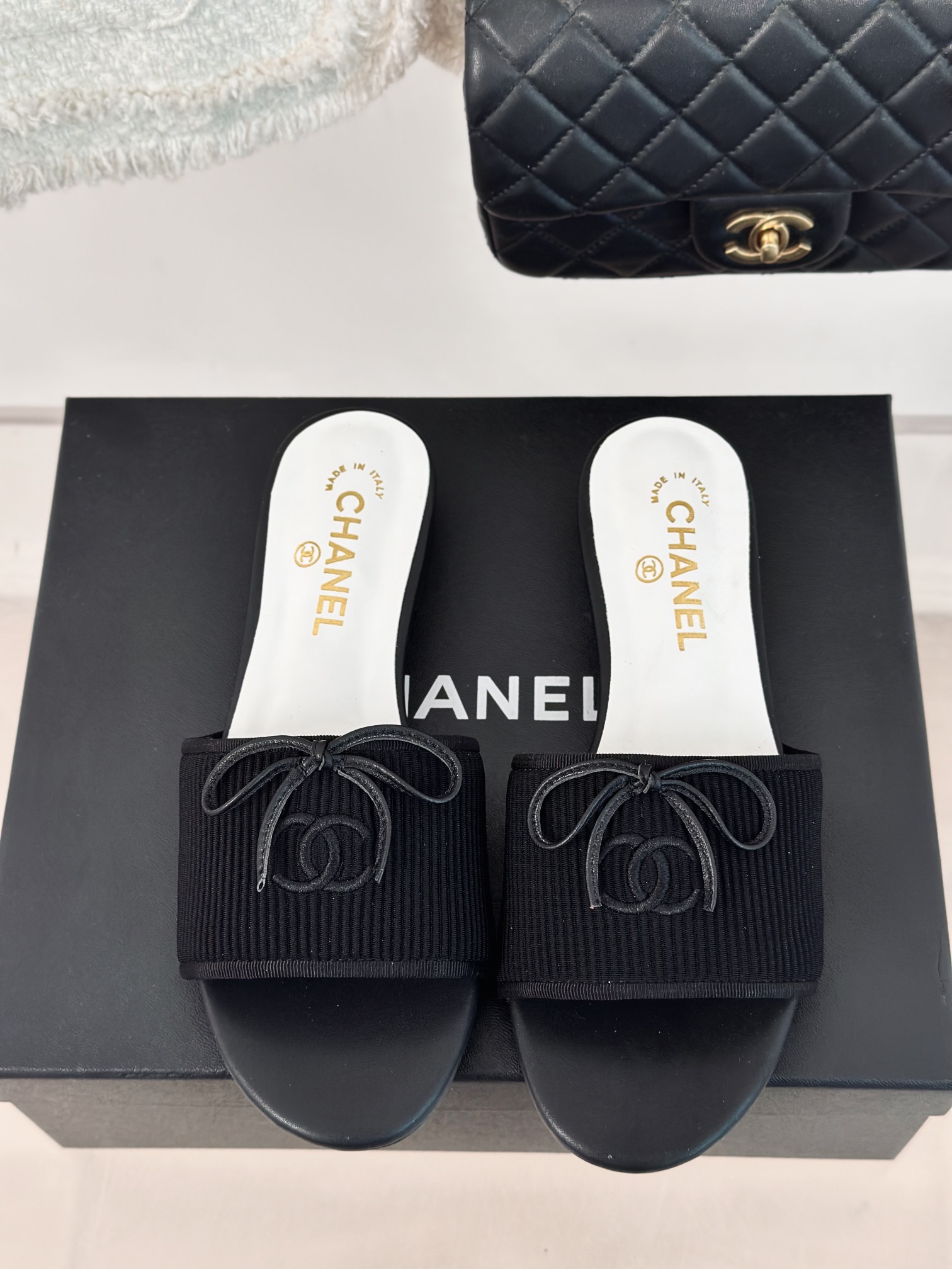 Bow chanel slippers