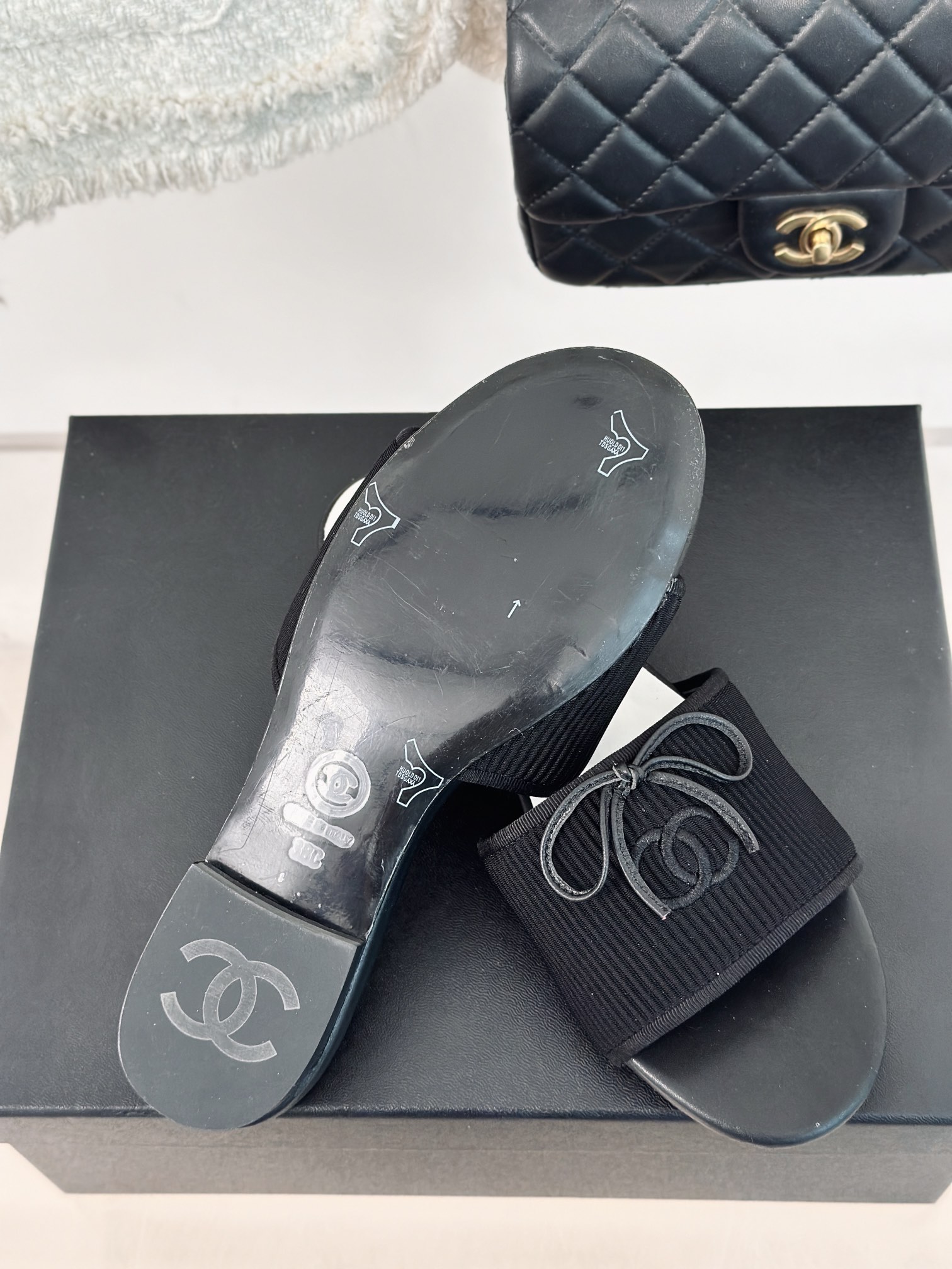 Bow chanel slippers