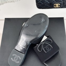 Bow chanel slippers