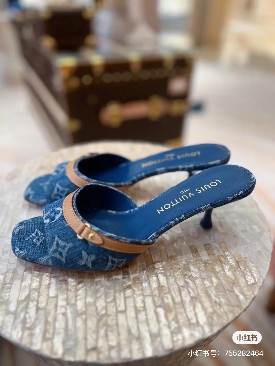  Lv  24 denim kitten heel shoes 