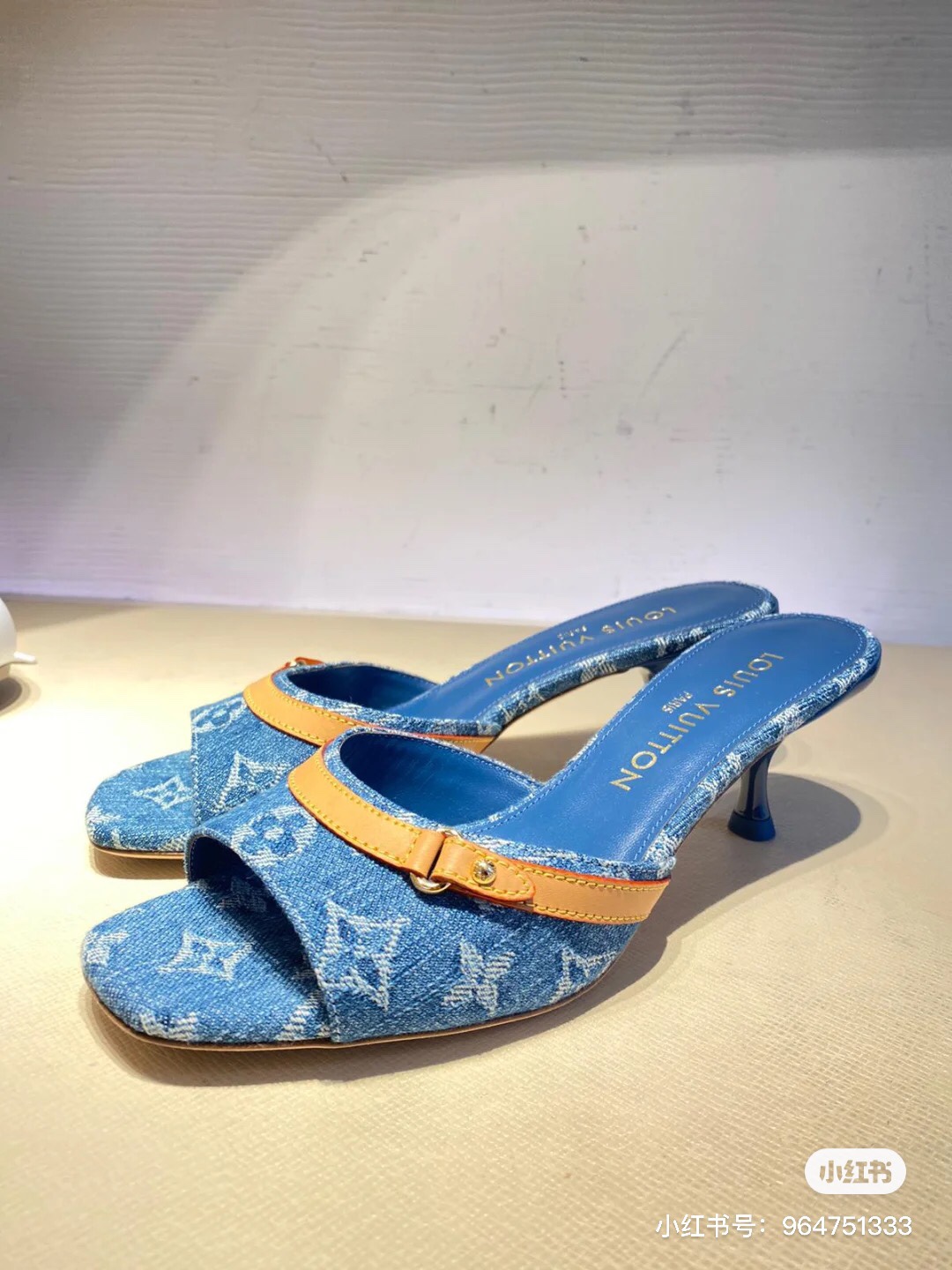  Lv  24 denim kitten heel shoes 