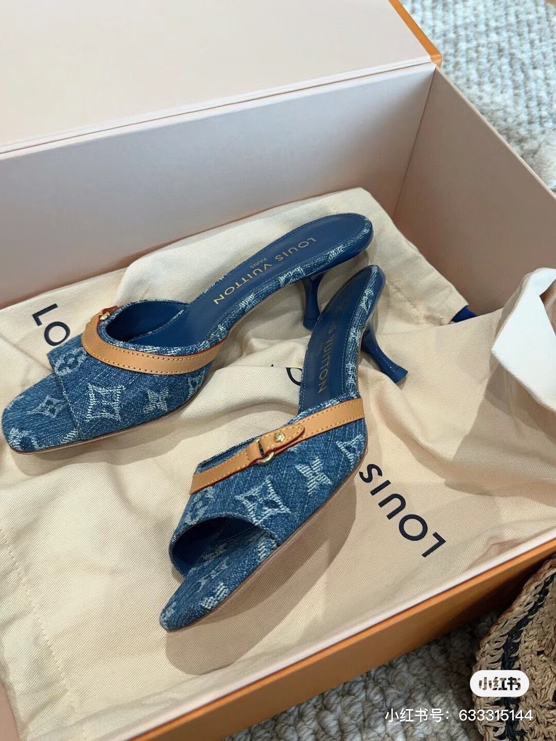  Lv  24 denim kitten heel shoes 