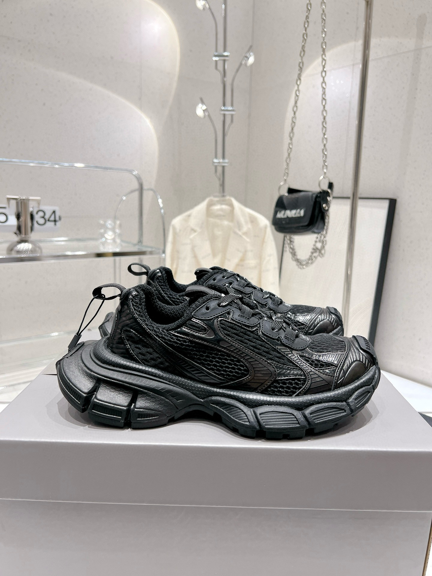 Balenciaga 3XL Sneaker Track shoe body  Runner's streamlined design women size 35-41 and men size 39-44