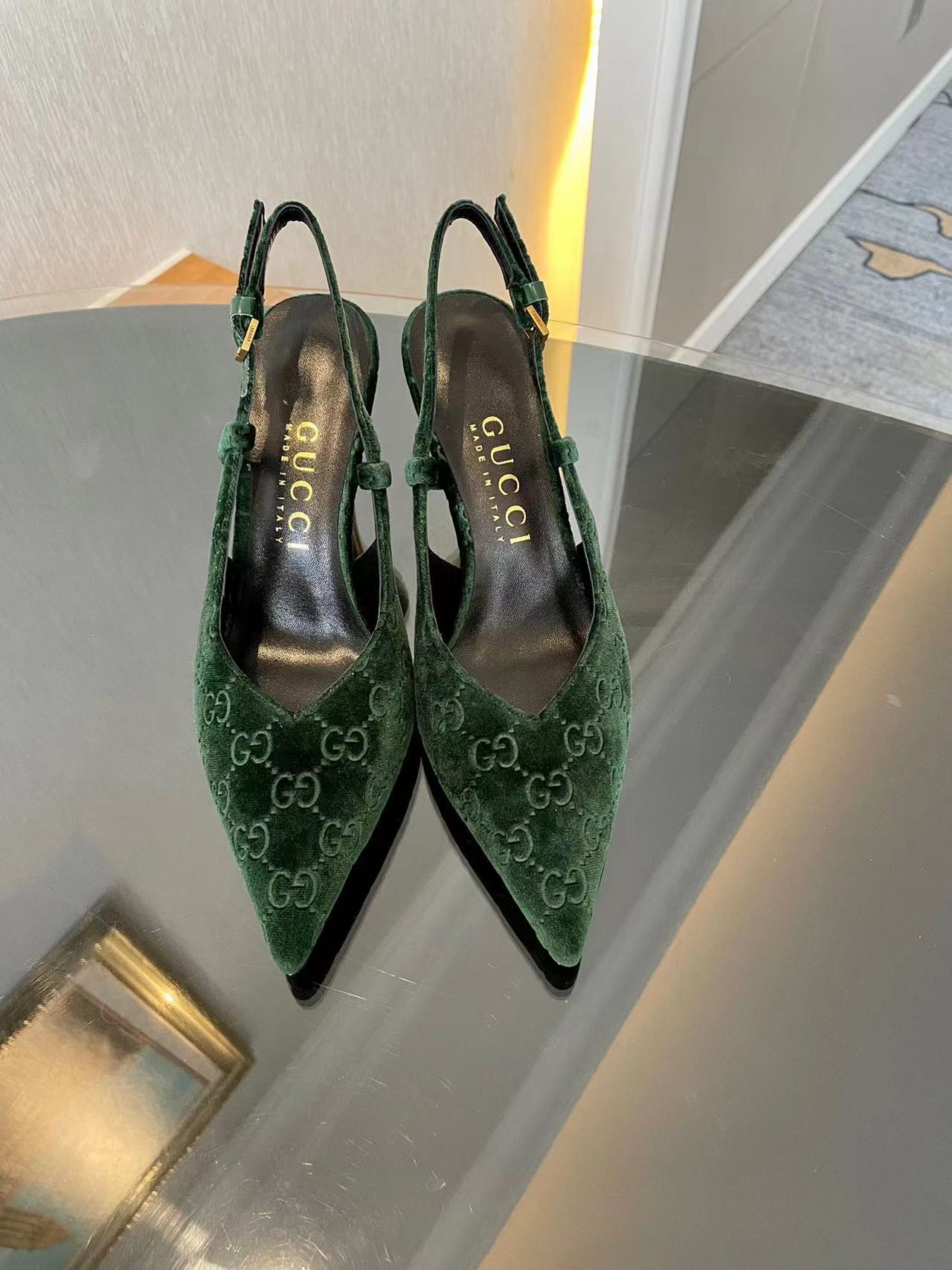 GUCCI Metal heel pointed toe single shoes