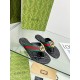 GUCCI Flat bottomed flip flops hardware GG logo