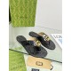 GUCCI Flat bottomed flip flops hardware GG logo