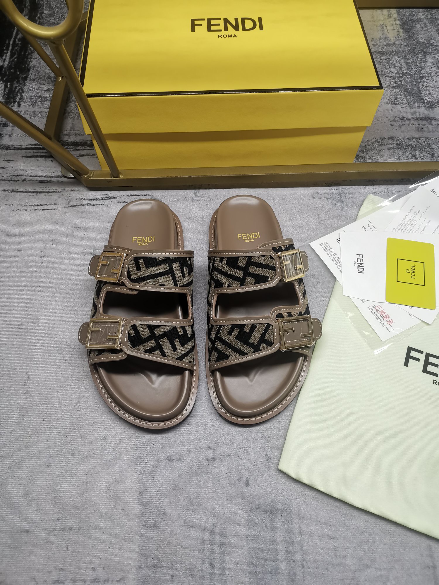 Fendi Double strap flat bottomed slippers