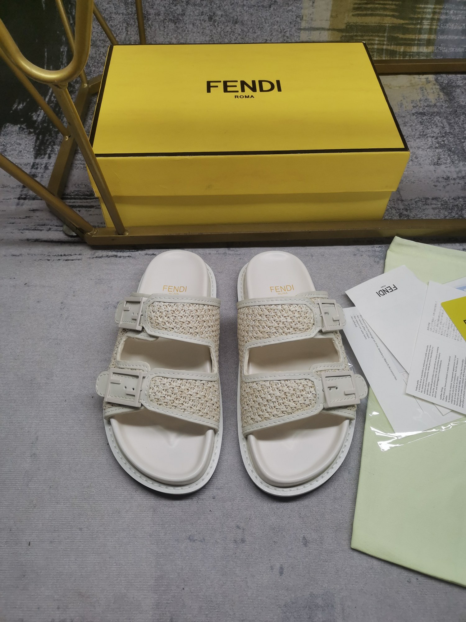 Fendi Double strap flat bottomed slippers