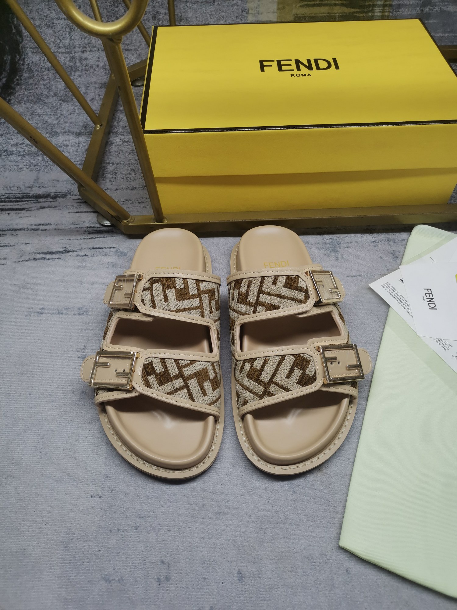 Fendi Double strap flat bottomed slippers