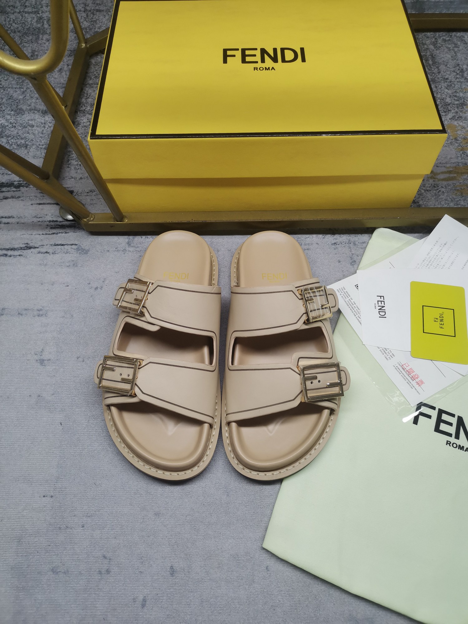 Fendi Double strap flat bottomed slippers