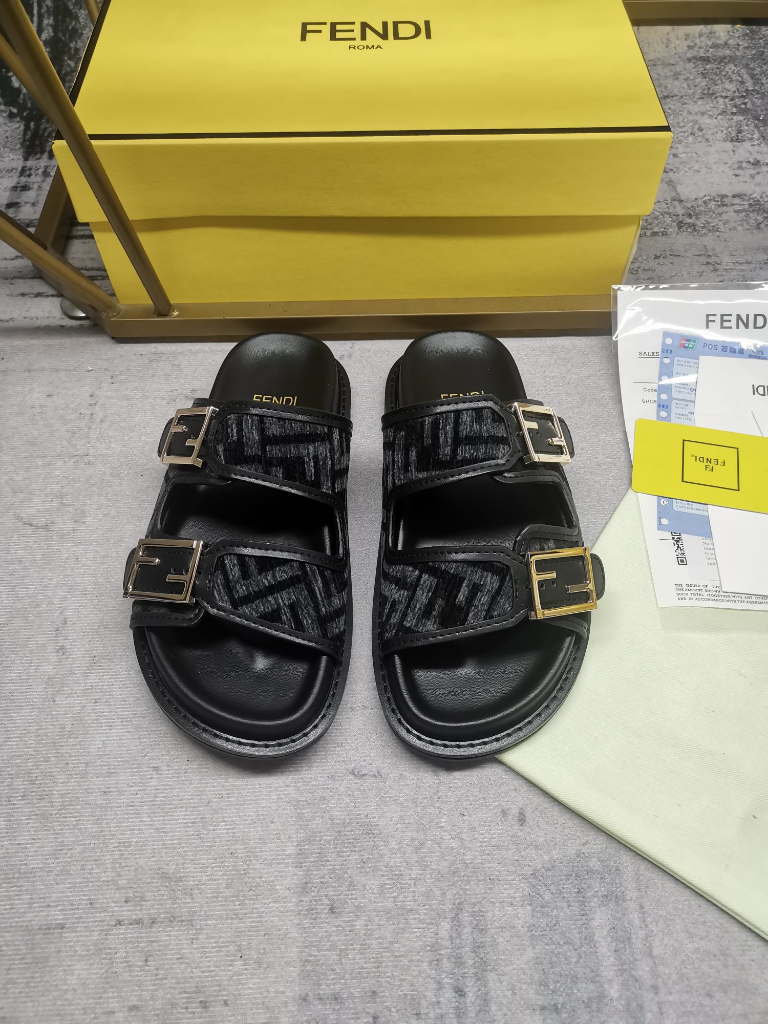 Fendi Double strap flat bottomed slippers