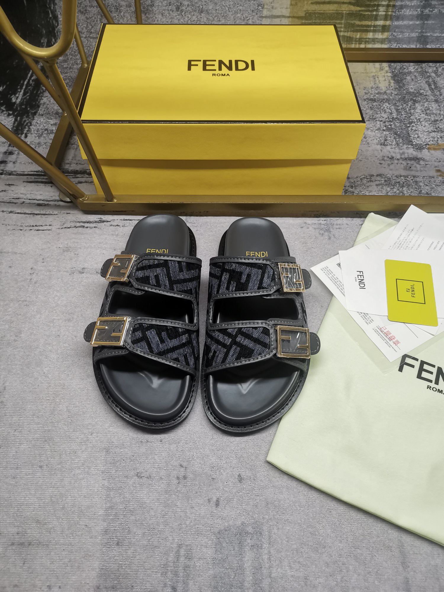 Fendi Double strap flat bottomed slippers