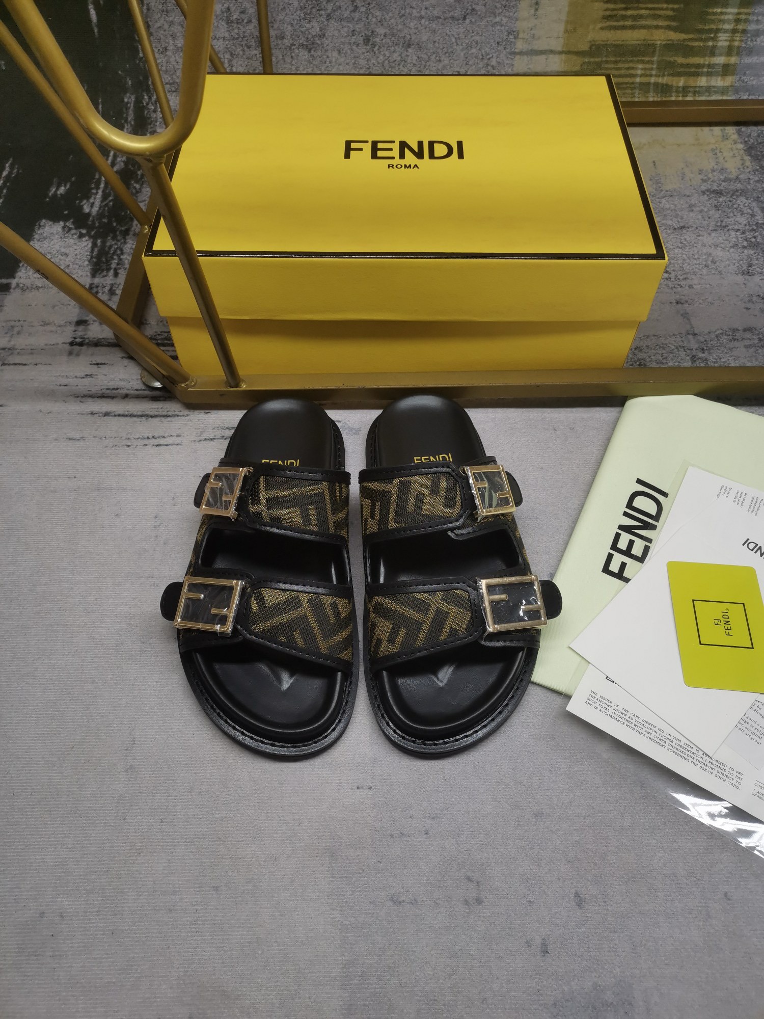 Fendi Double strap flat bottomed slippers