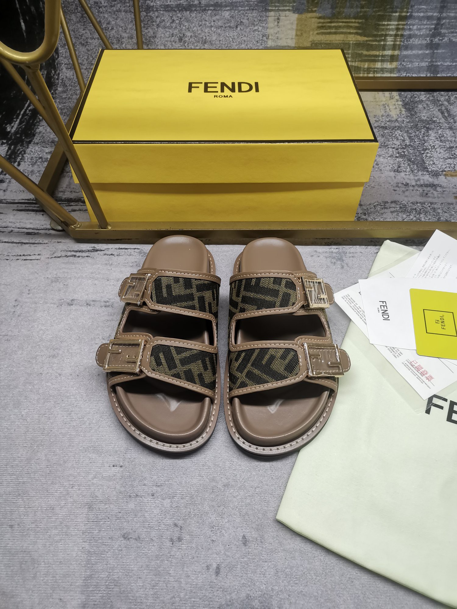 Fendi Double strap flat bottomed slippers