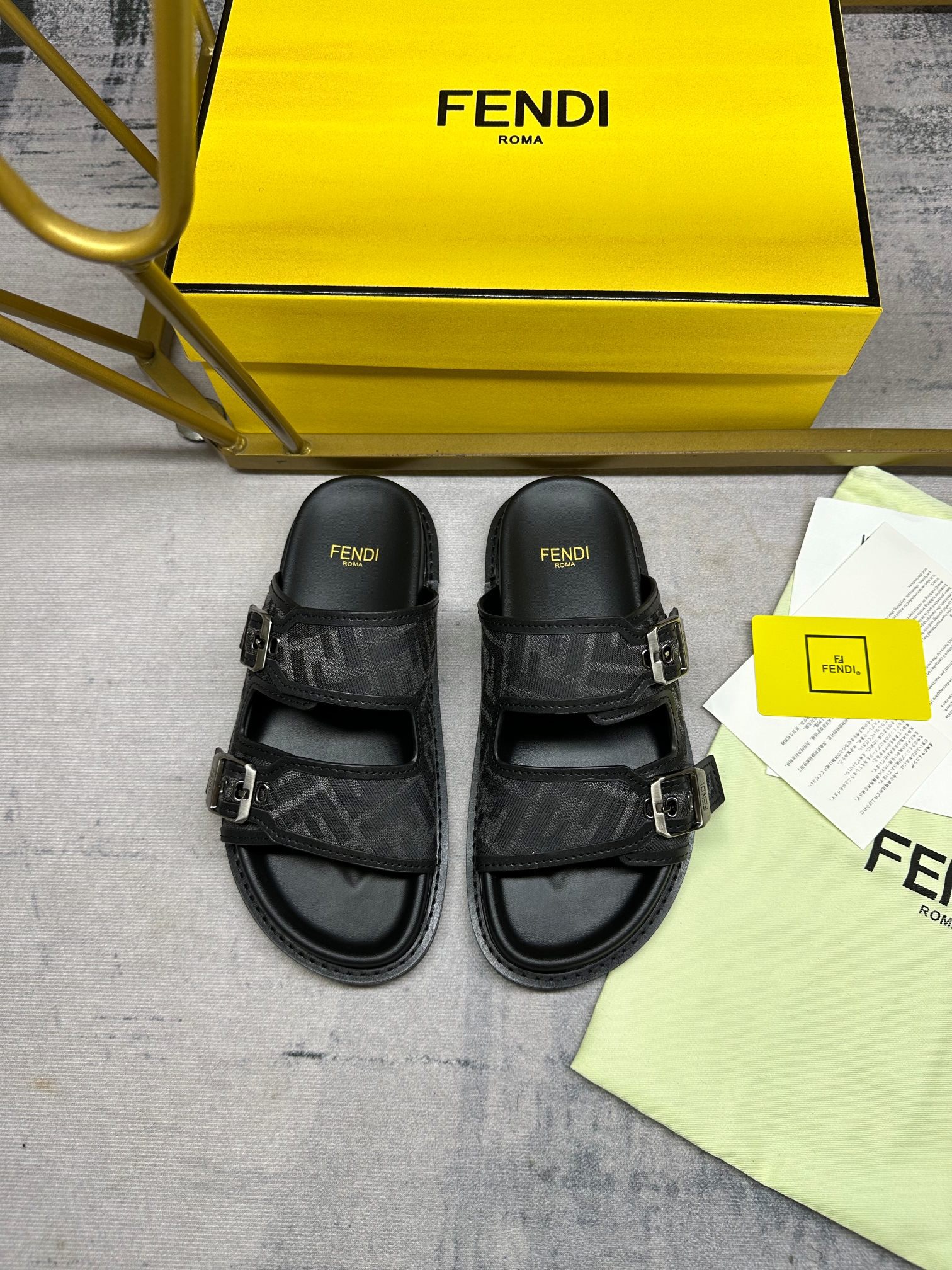 Fendi Double strap flat bottomed slippers