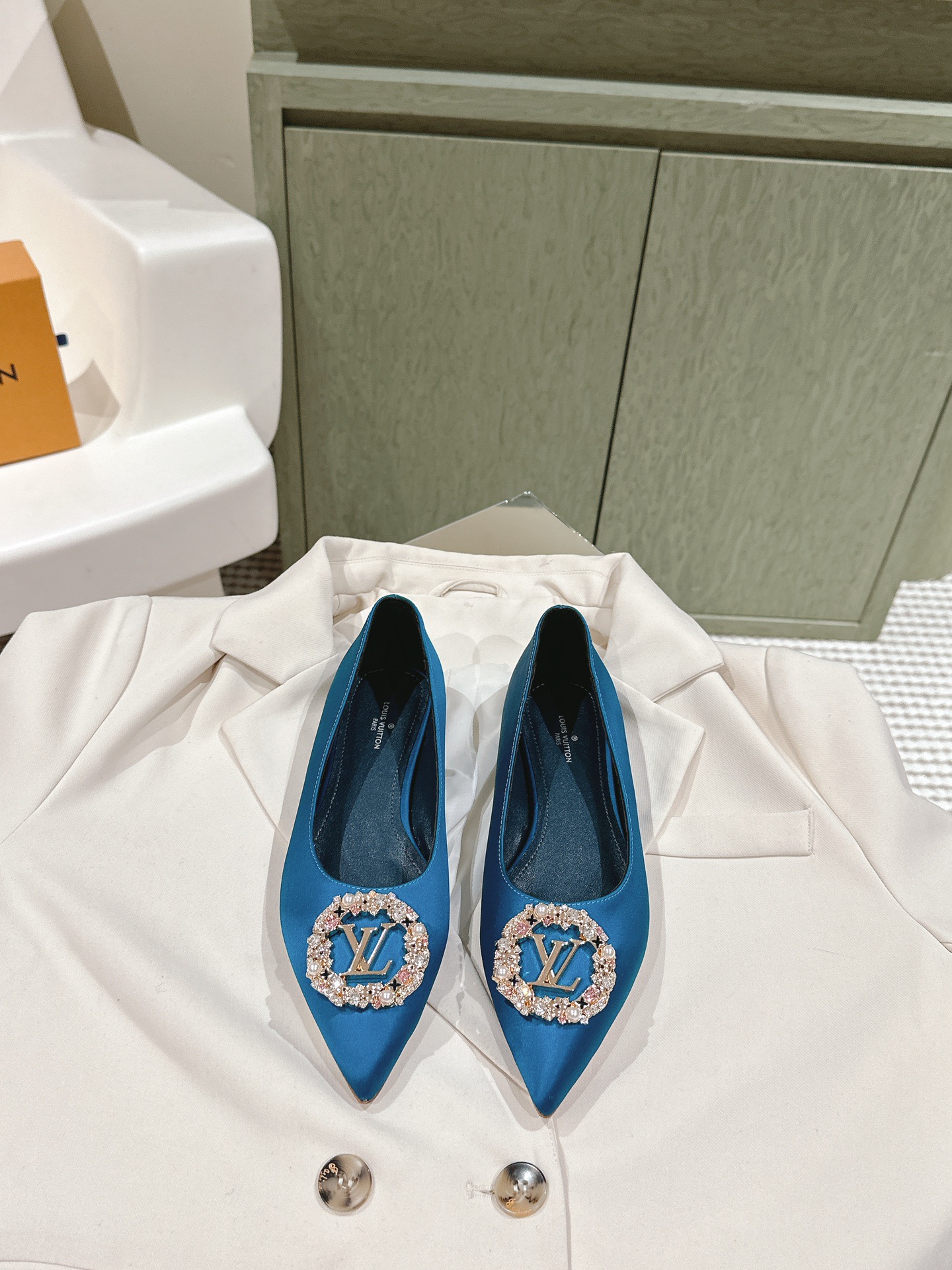 LV Cruise Pointed flat shoes