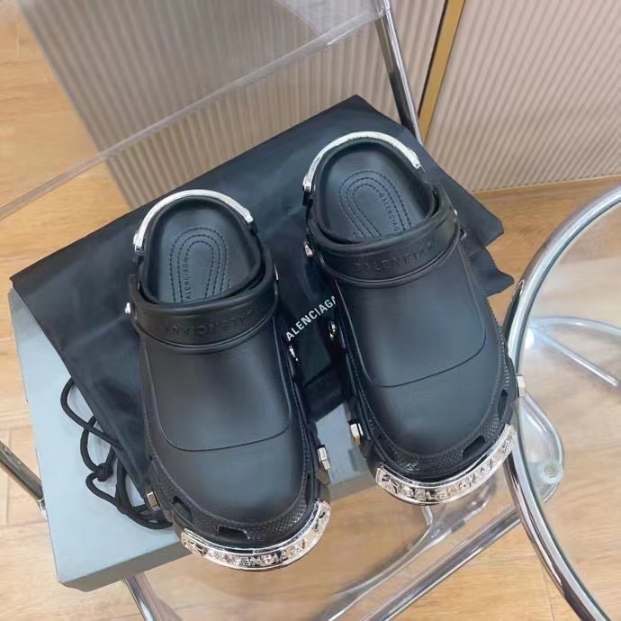 Balenciaga Matsu Cake Thick Bottom Hole Shoes