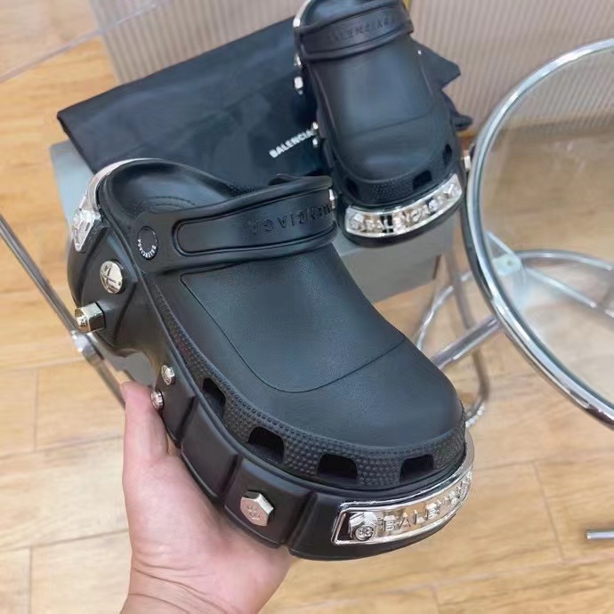 Balenciaga Matsu Cake Thick Bottom Hole Shoes