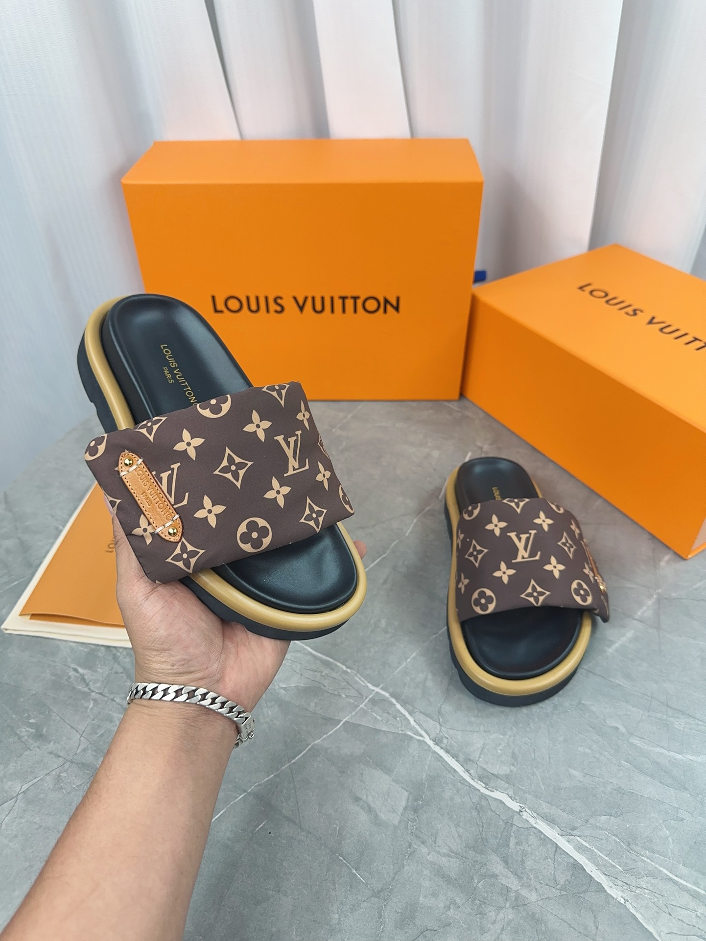 LV Pool Pillow Comfort Embossed logo flat bottom slippers