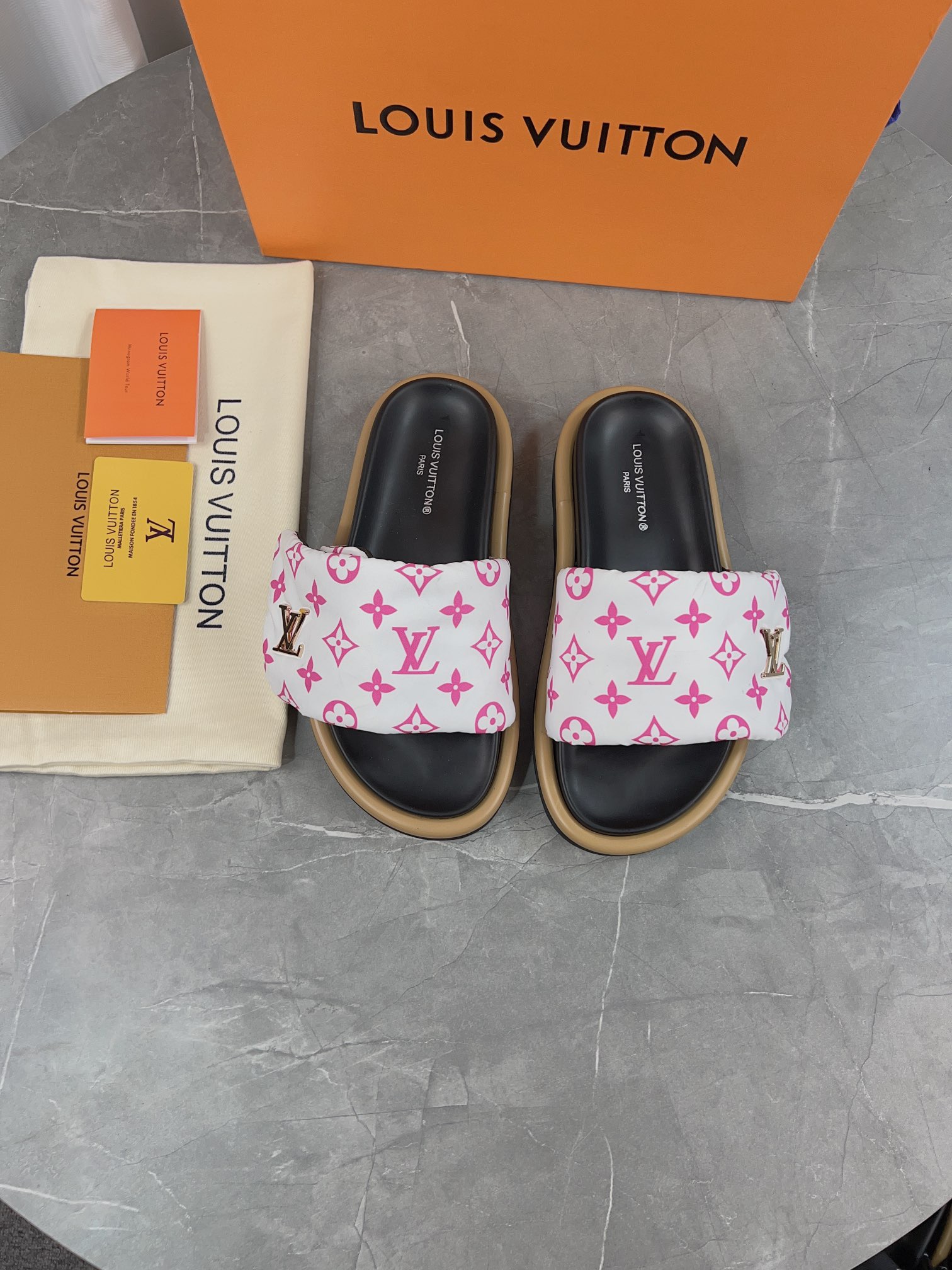 LV Pool Pillow Comfort Embossed logo flat bottom slippers