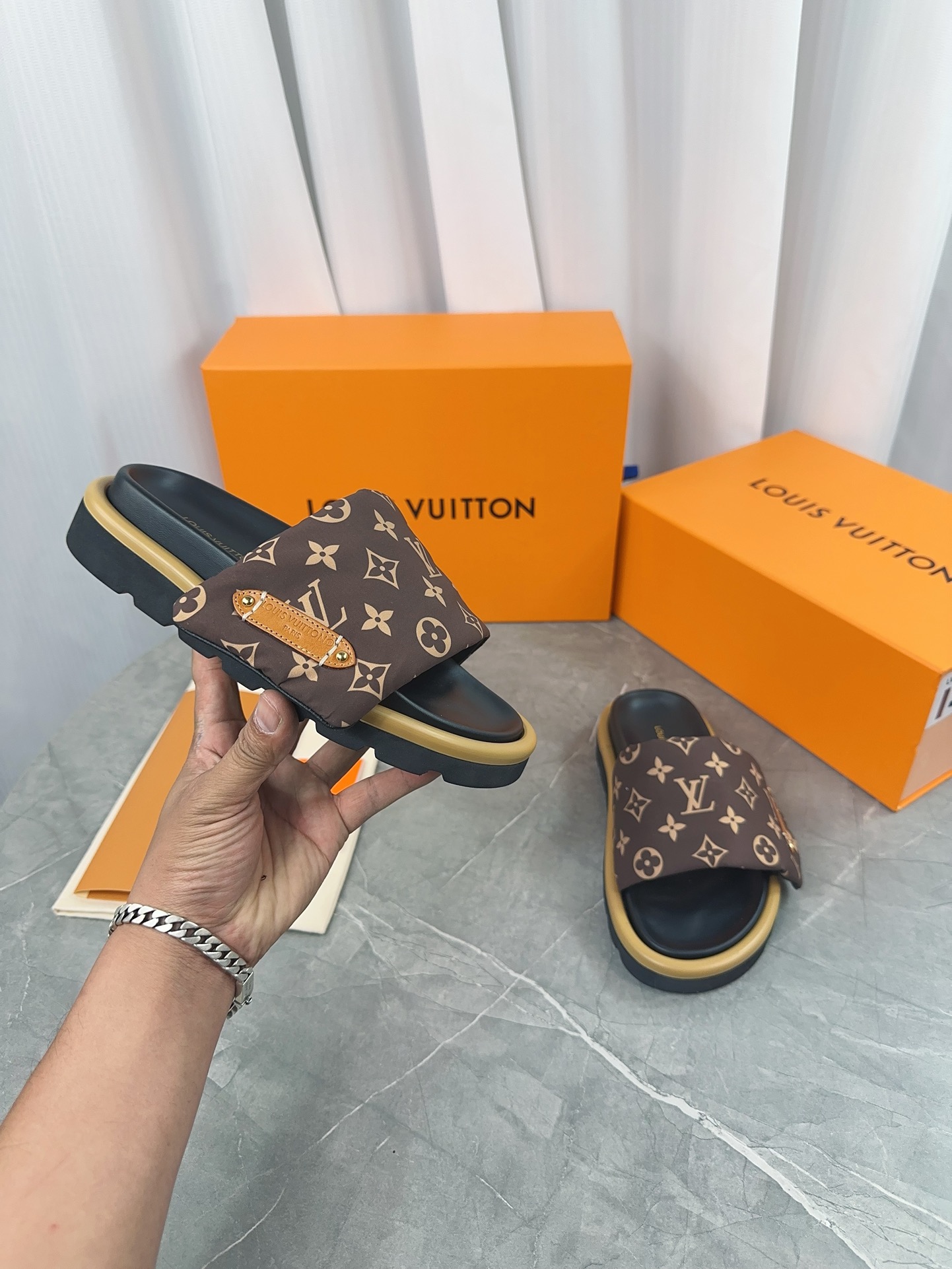 LV Pool Pillow Comfort Embossed logo flat bottom slippers