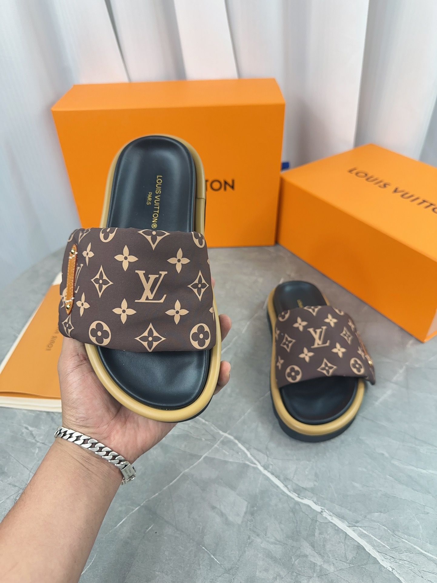 LV Pool Pillow Comfort Embossed logo flat bottom slippers