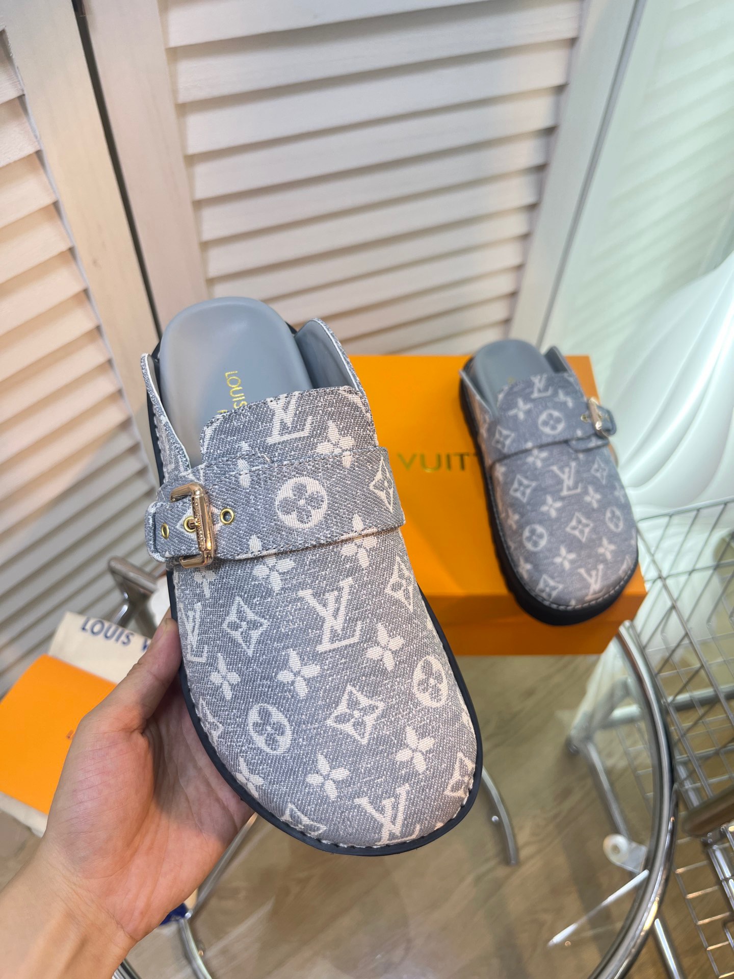 LV Monogram winterbreak comfert scuff slippers