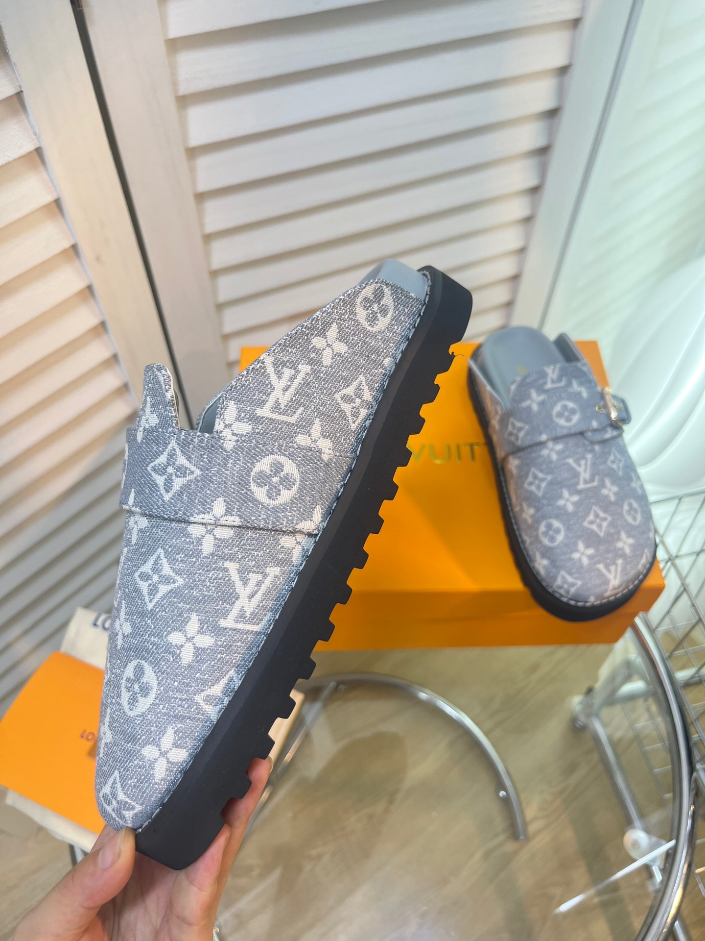 LV Monogram winterbreak comfert scuff slippers