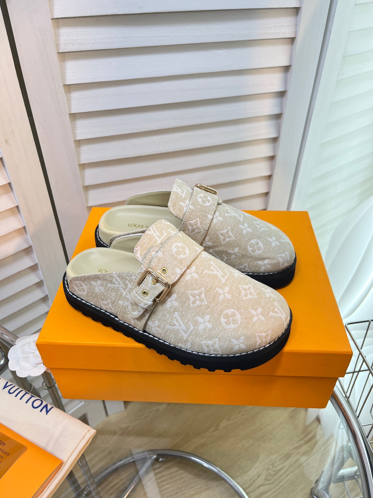 LV Monogram winterbreak comfert scuff slippers