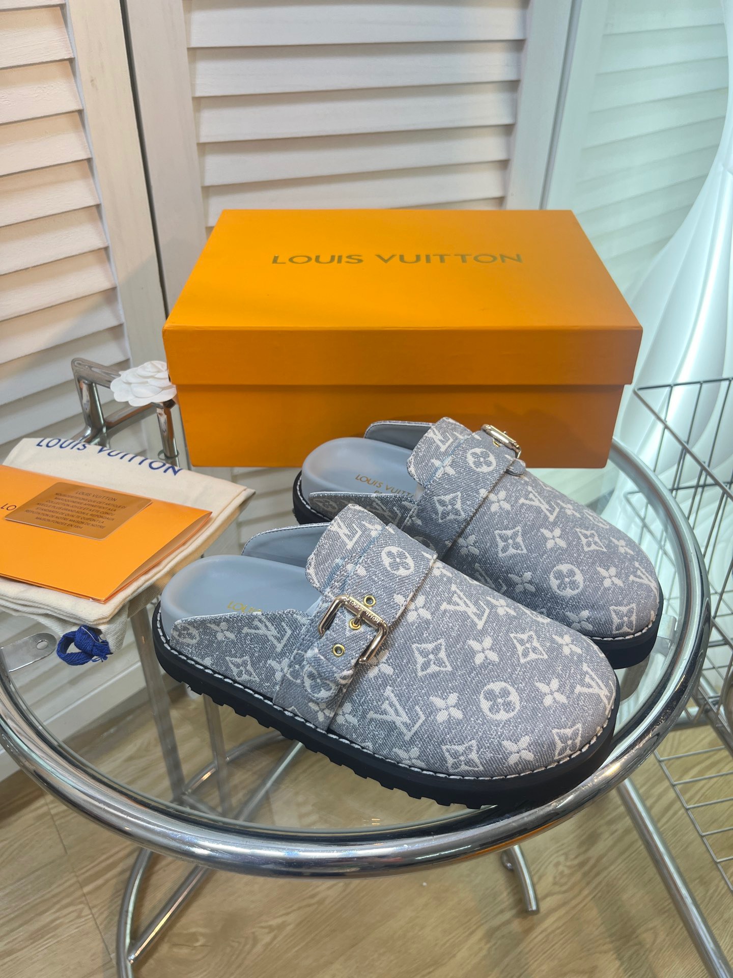 LV Monogram winterbreak comfert scuff slippers