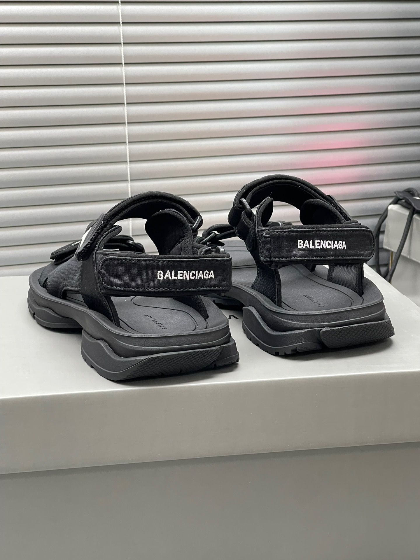 Balenciaga Track4.0 Outdoor concept retro dad sandals