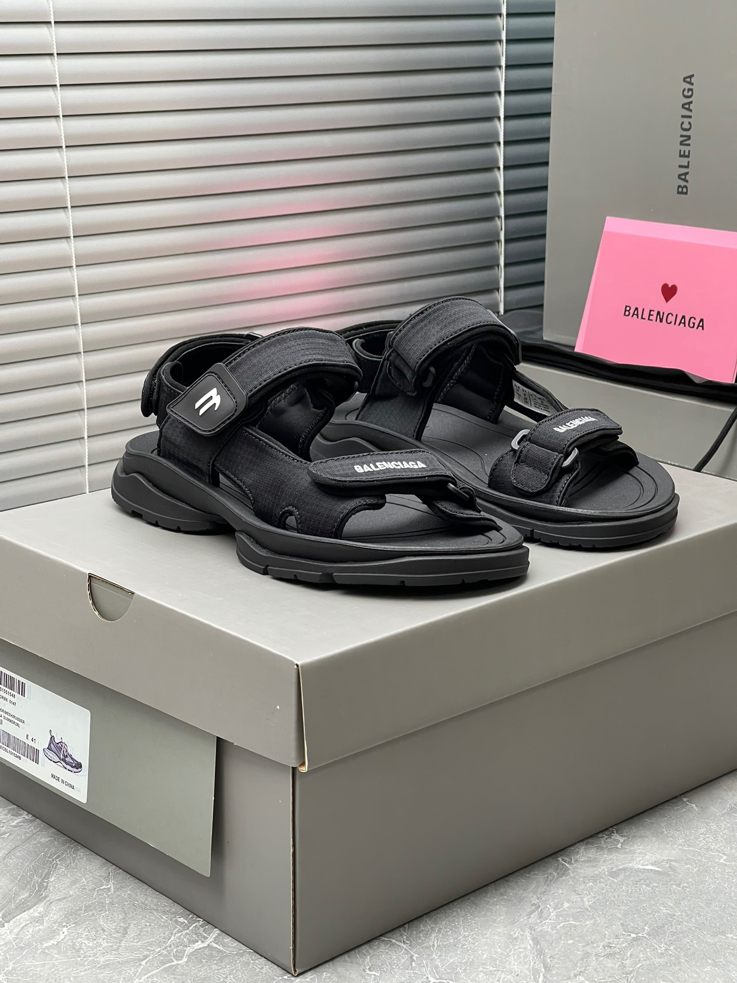 Balenciaga Track4.0 Outdoor concept retro dad sandals