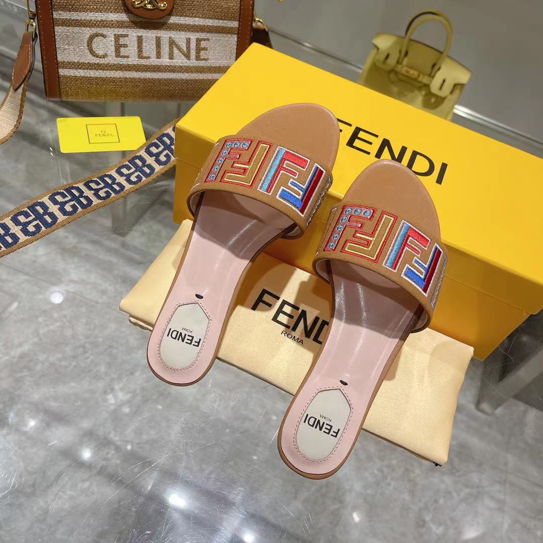 Fendi 5D color embroidered flat bottomed slippers