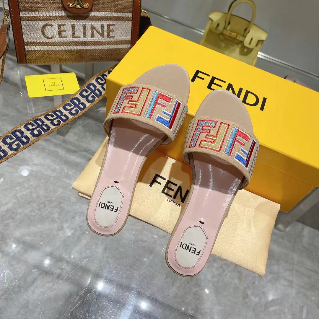 Fendi 5D color embroidered flat bottomed slippers