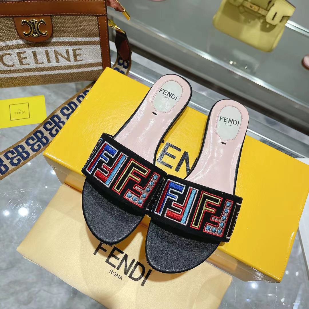 Fendi 5D color embroidered flat bottomed slippers