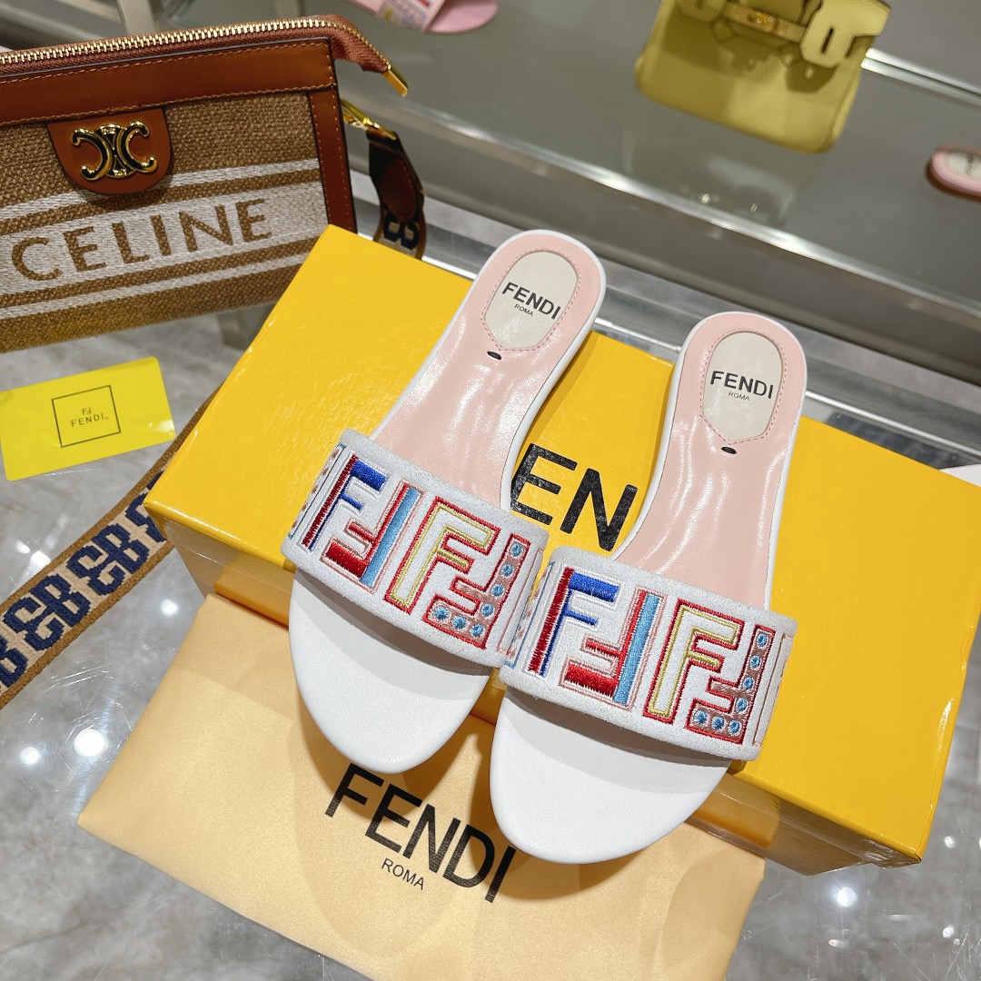 Fendi 5D color embroidered flat bottomed slippers