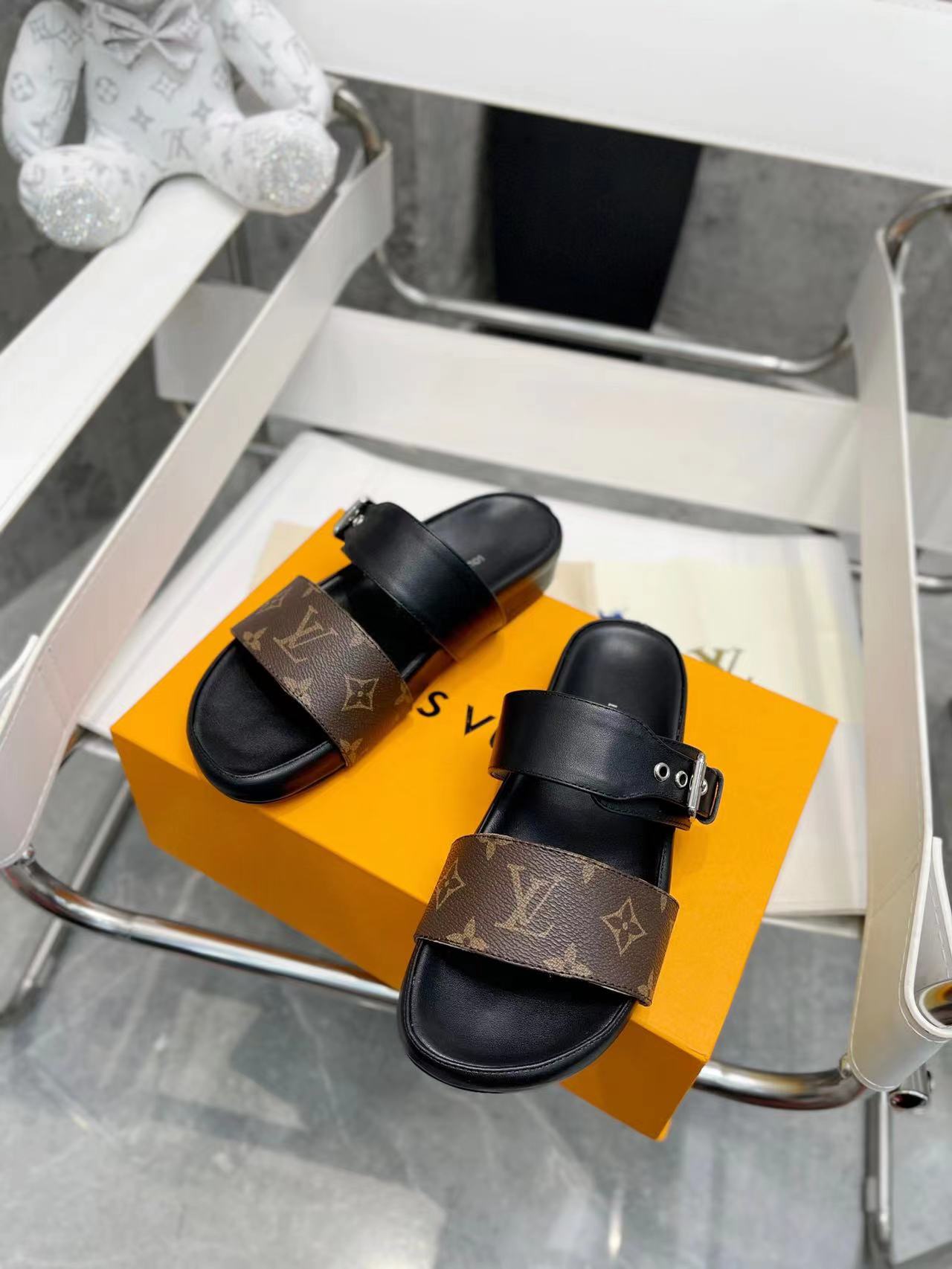 LV Double printed slippers