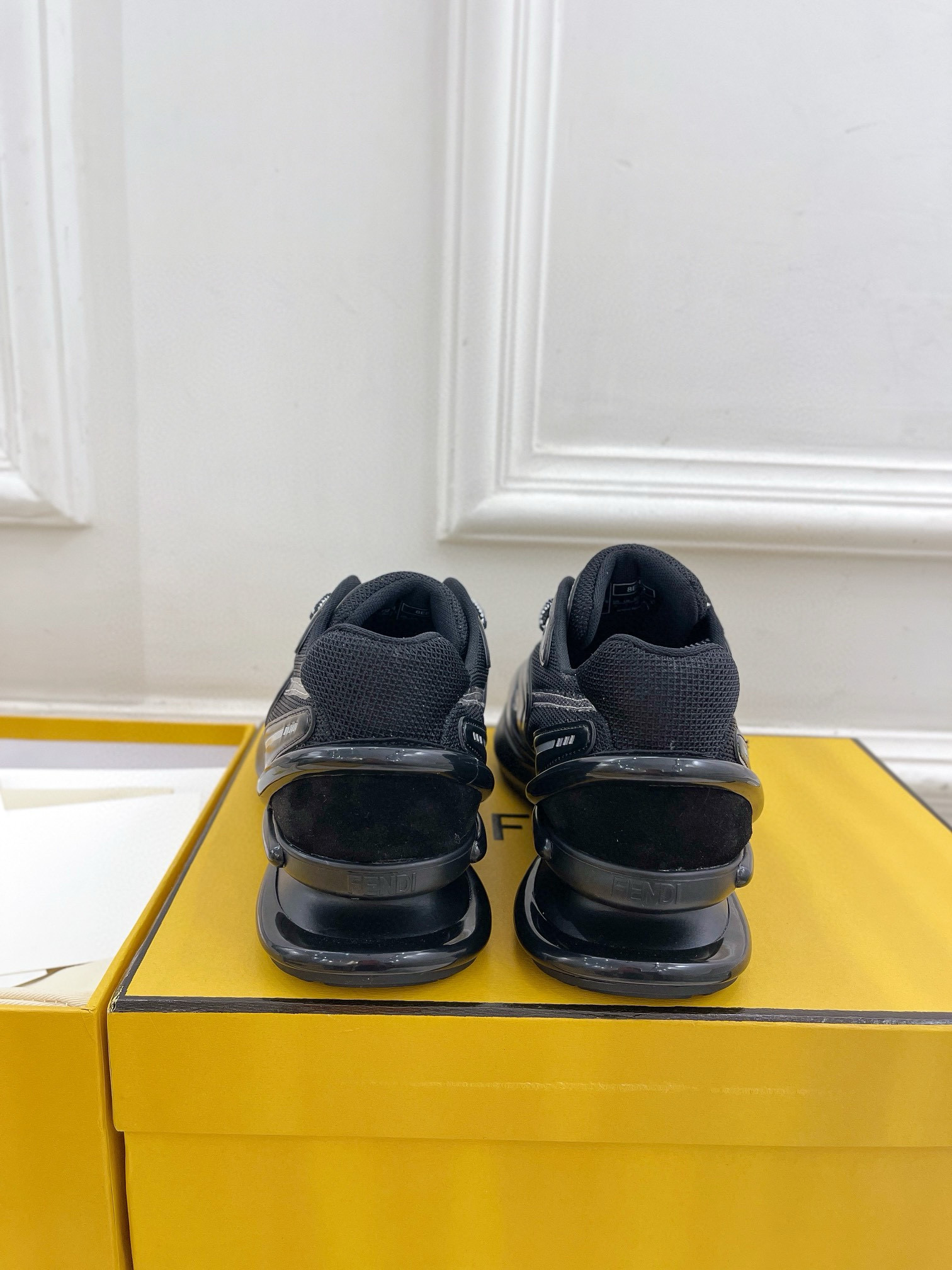 Fendi first Sports and leisure shoe series