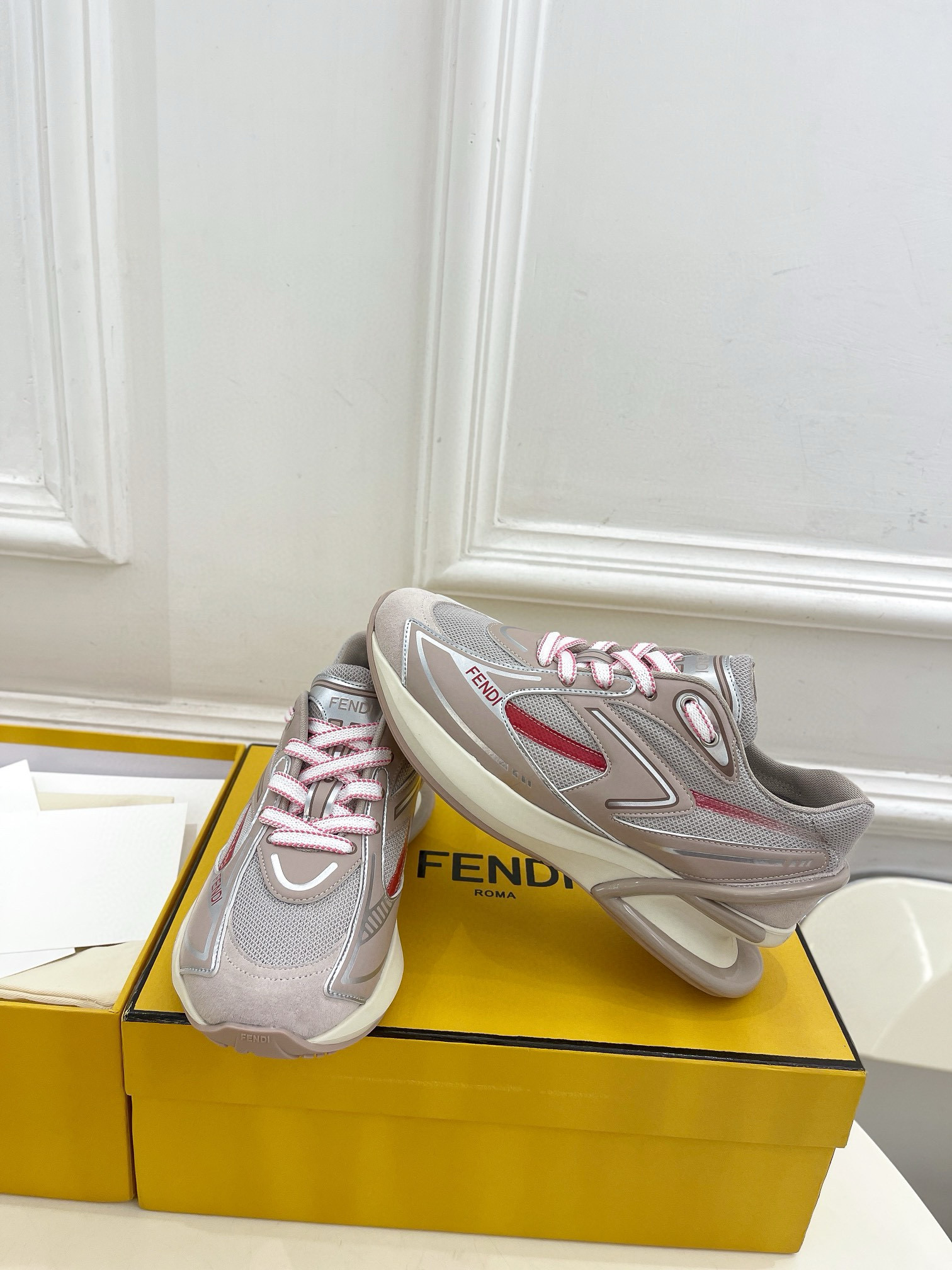 Fendi first Sports and leisure shoe series