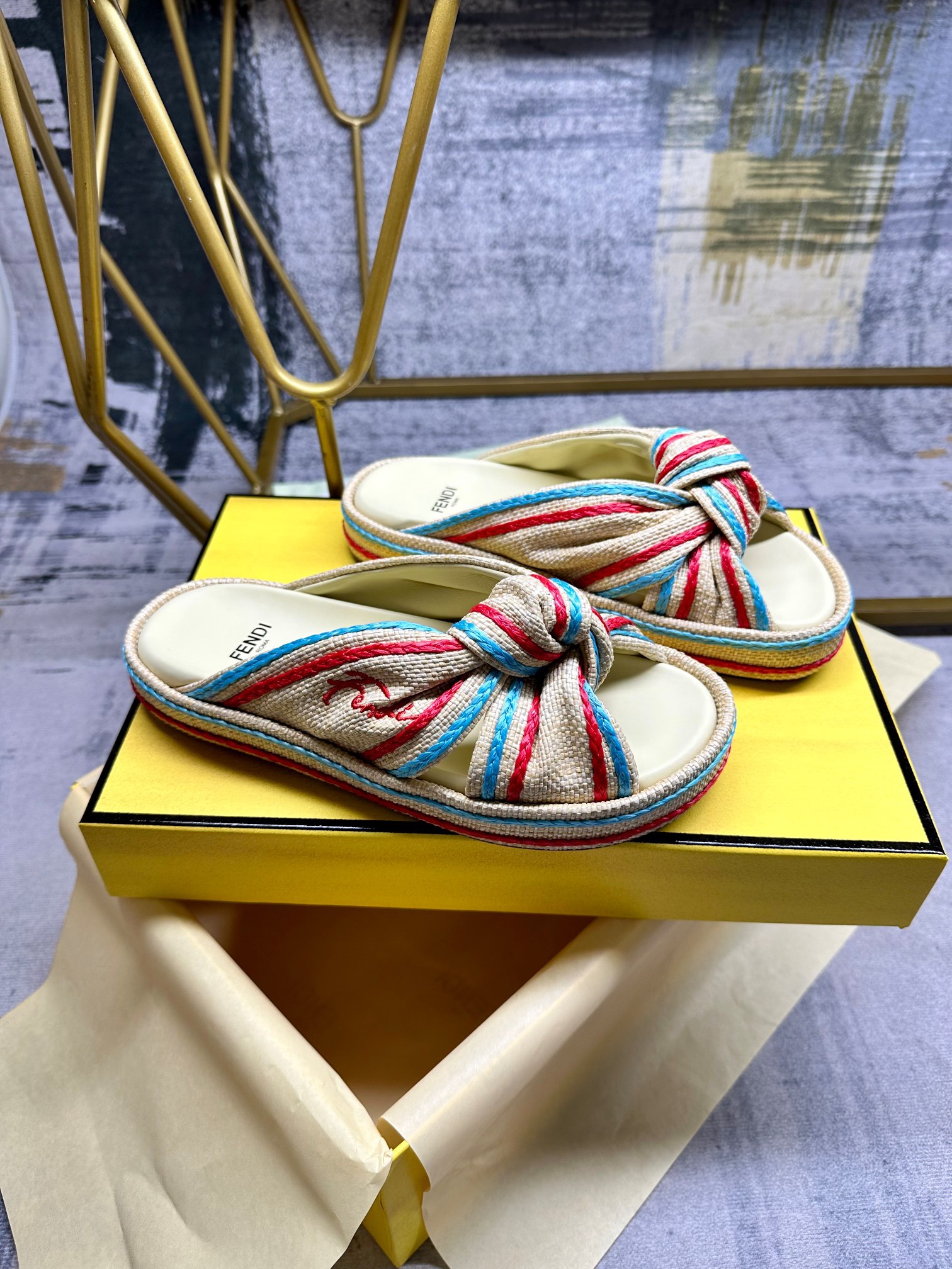 Fendi Flat soled thick soled shoes with tie and tie sandals