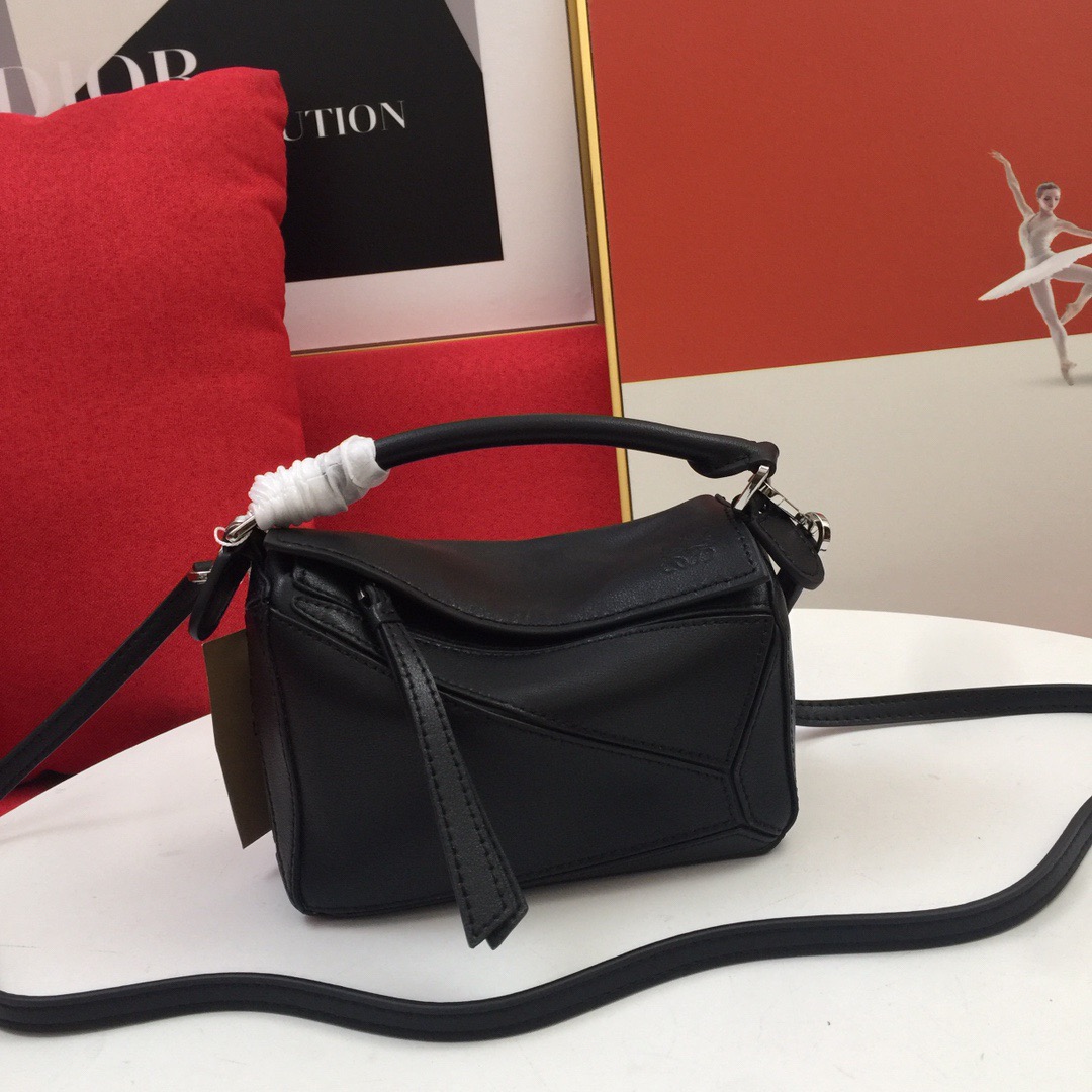 LOEWE mini puzzle messenger bag