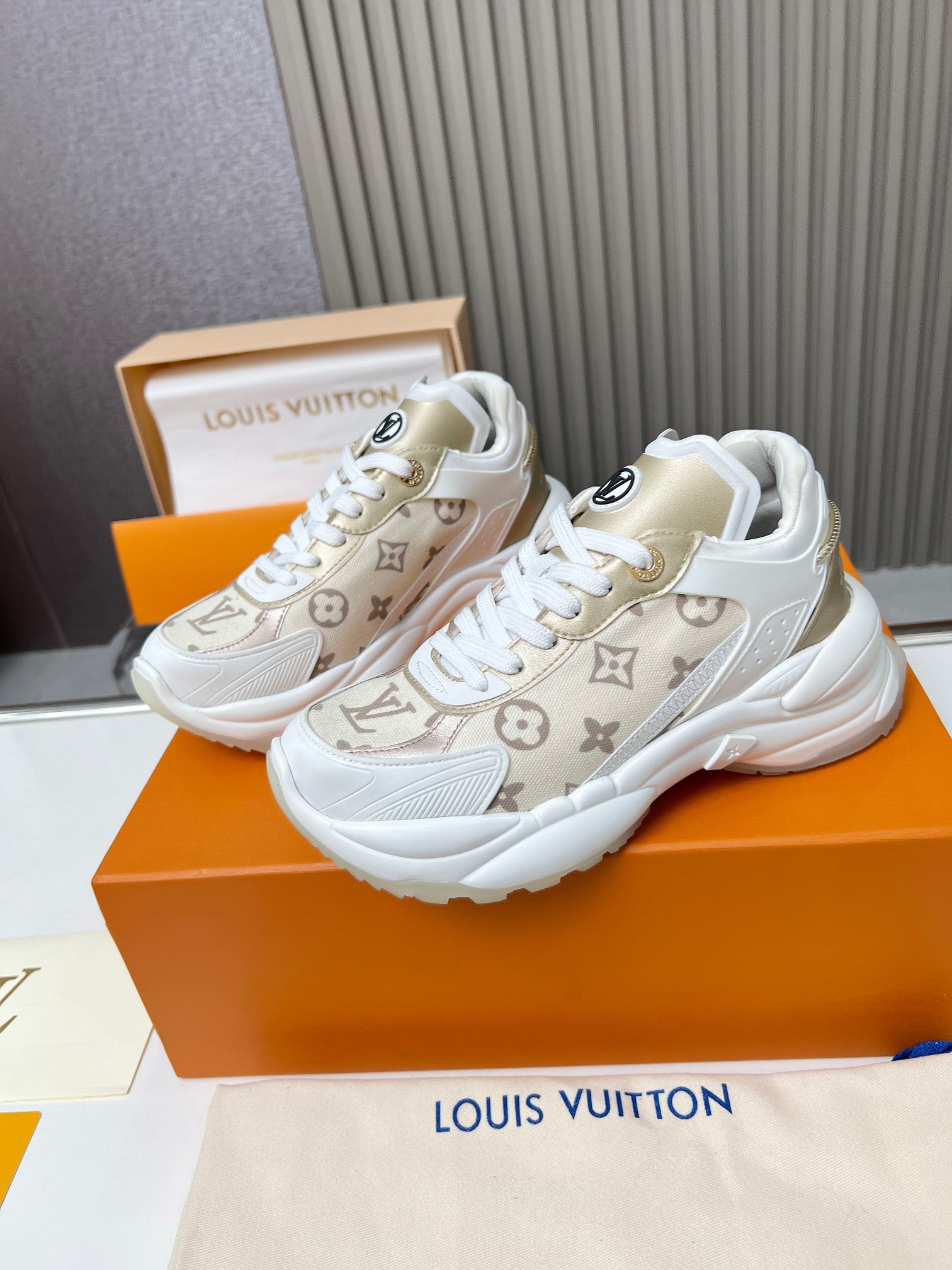 LV Run55 patchwork mesh sports shoes