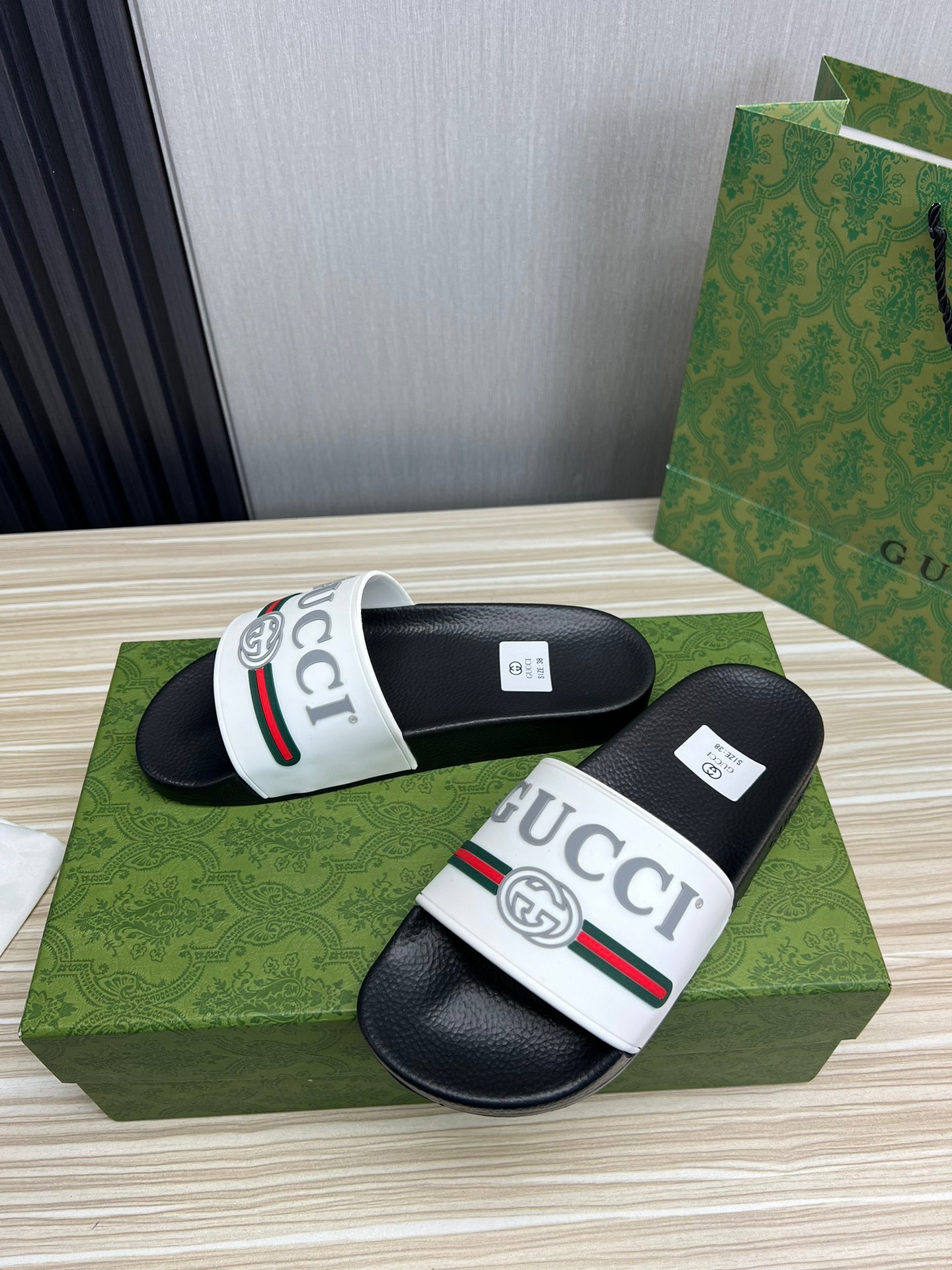 GUCCI slipper