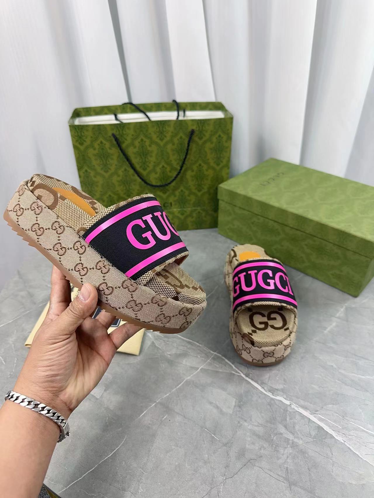 GUCCI Thick soled slippers