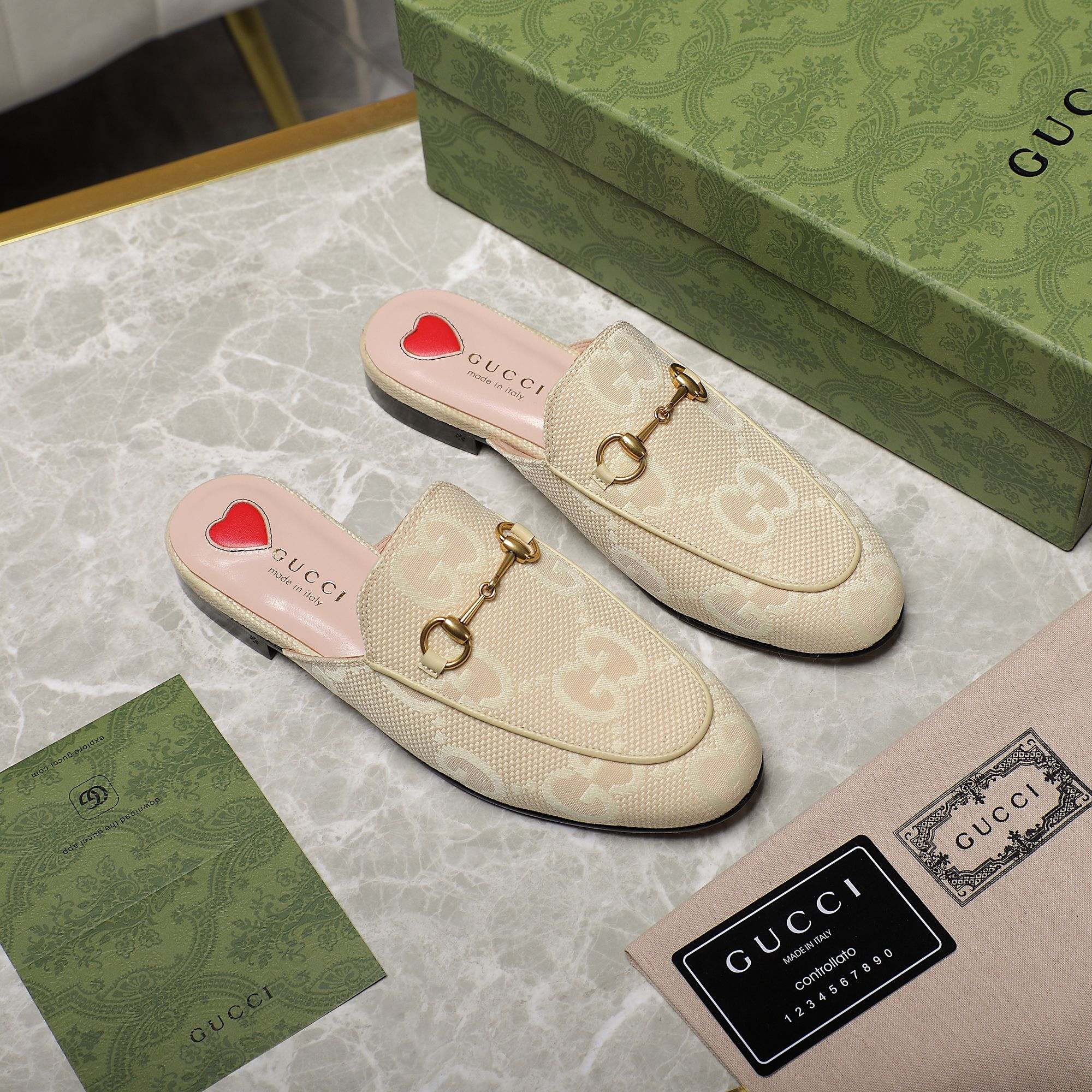 GUCCI slippers