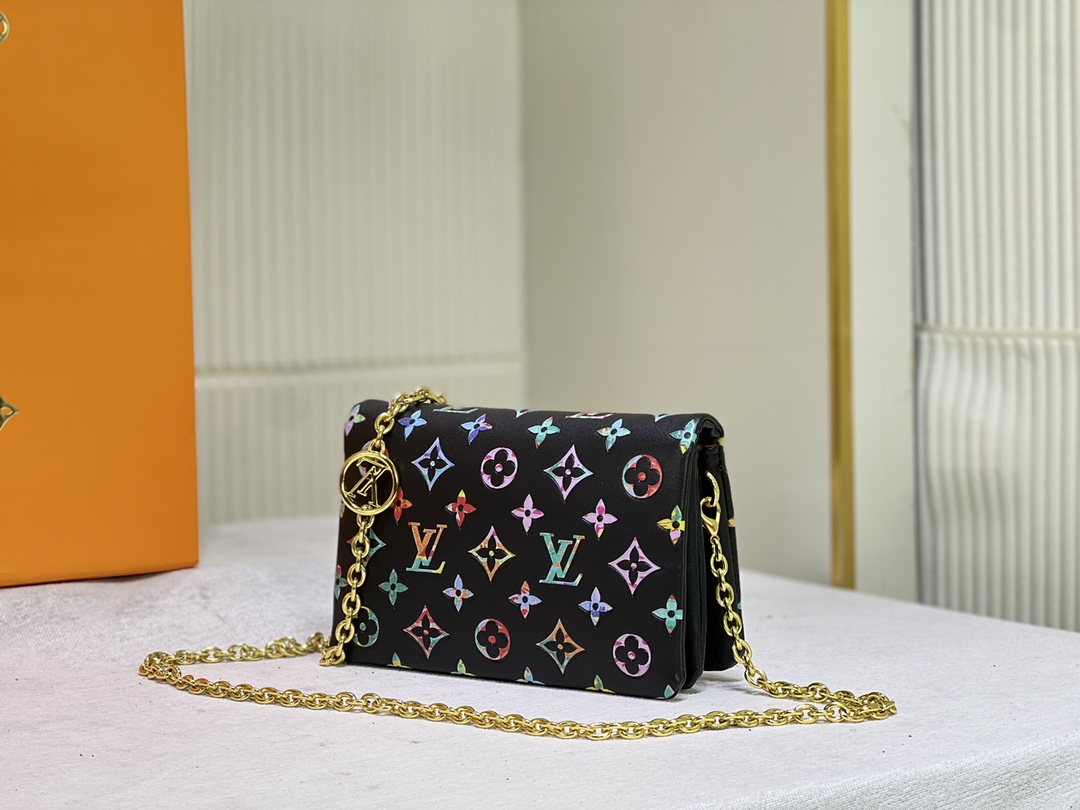 LV Single shoulder bag