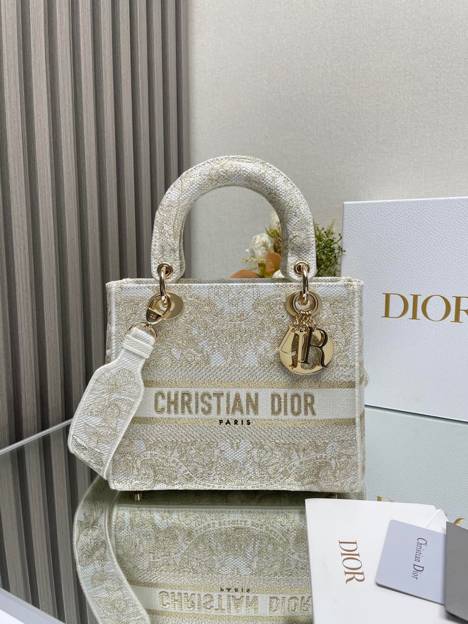 DIOR Lady Embroidered princess bag