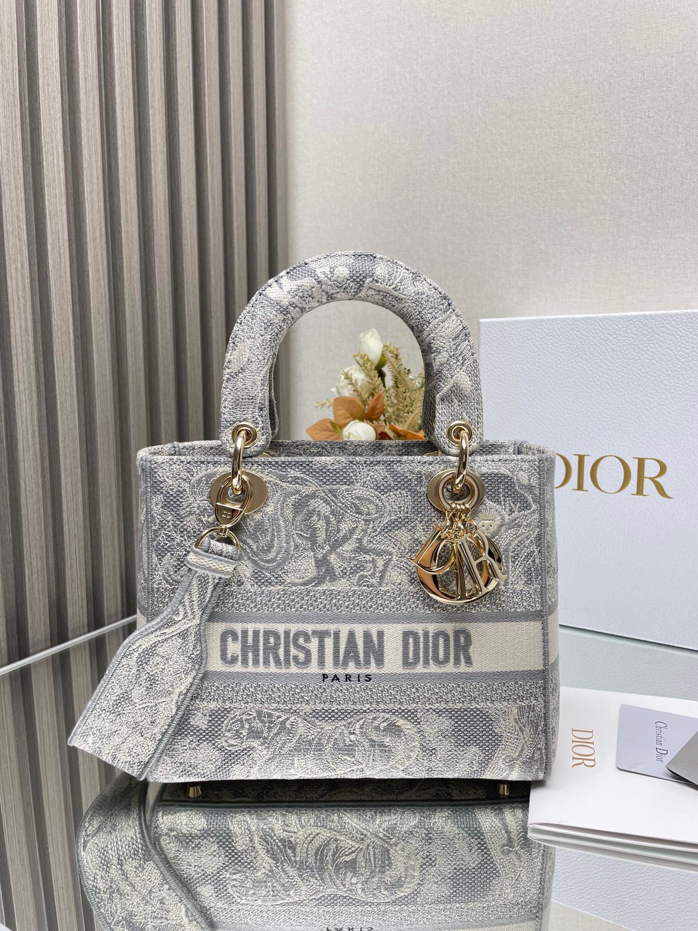 DIOR Lady Embroidered princess bag