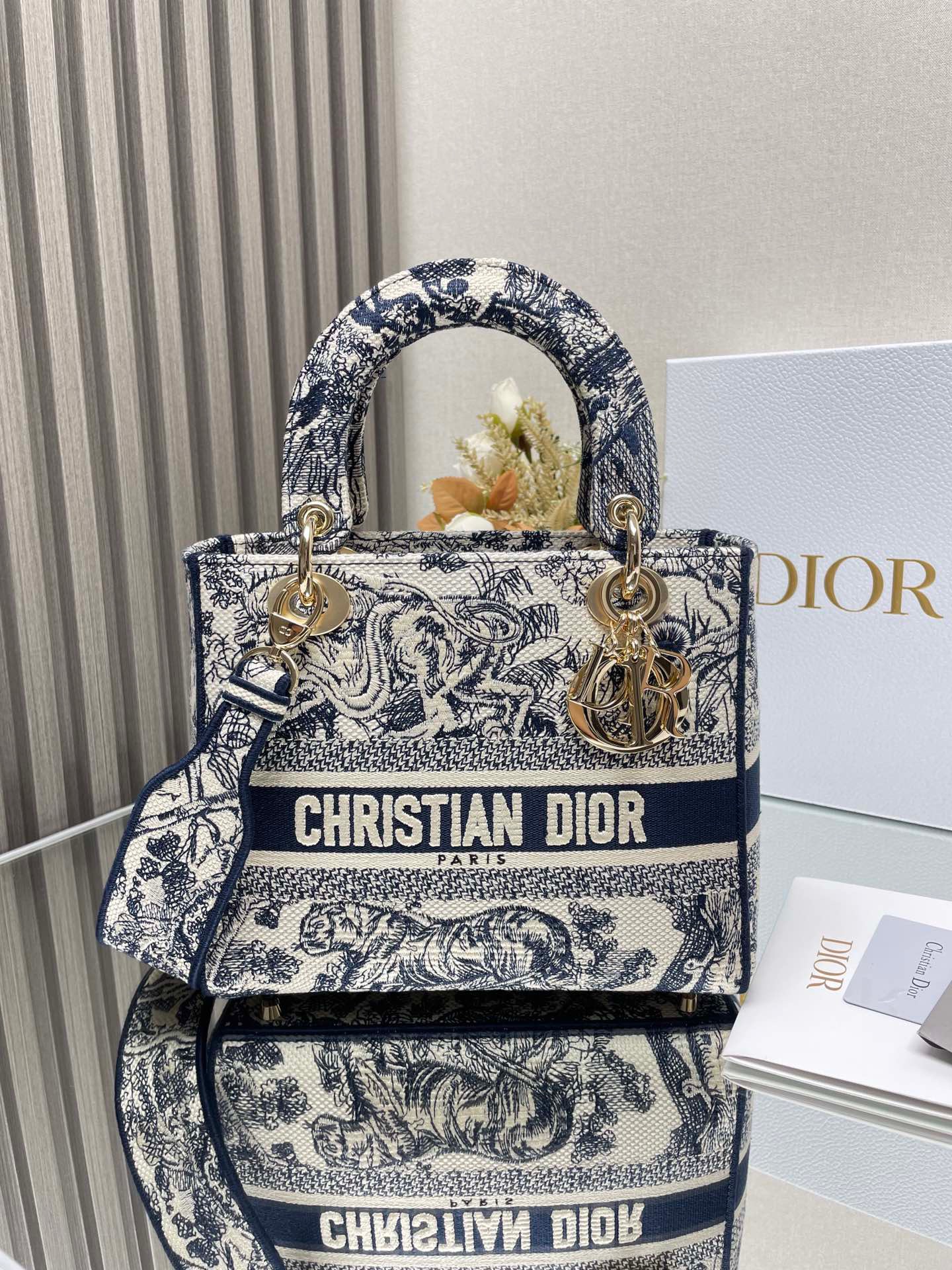 DIOR Lady Embroidered princess bag